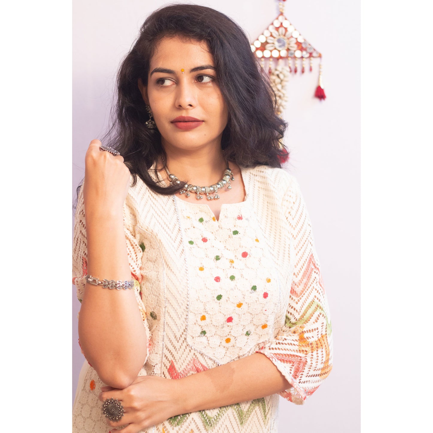Saanvi Embroidered Suit Set