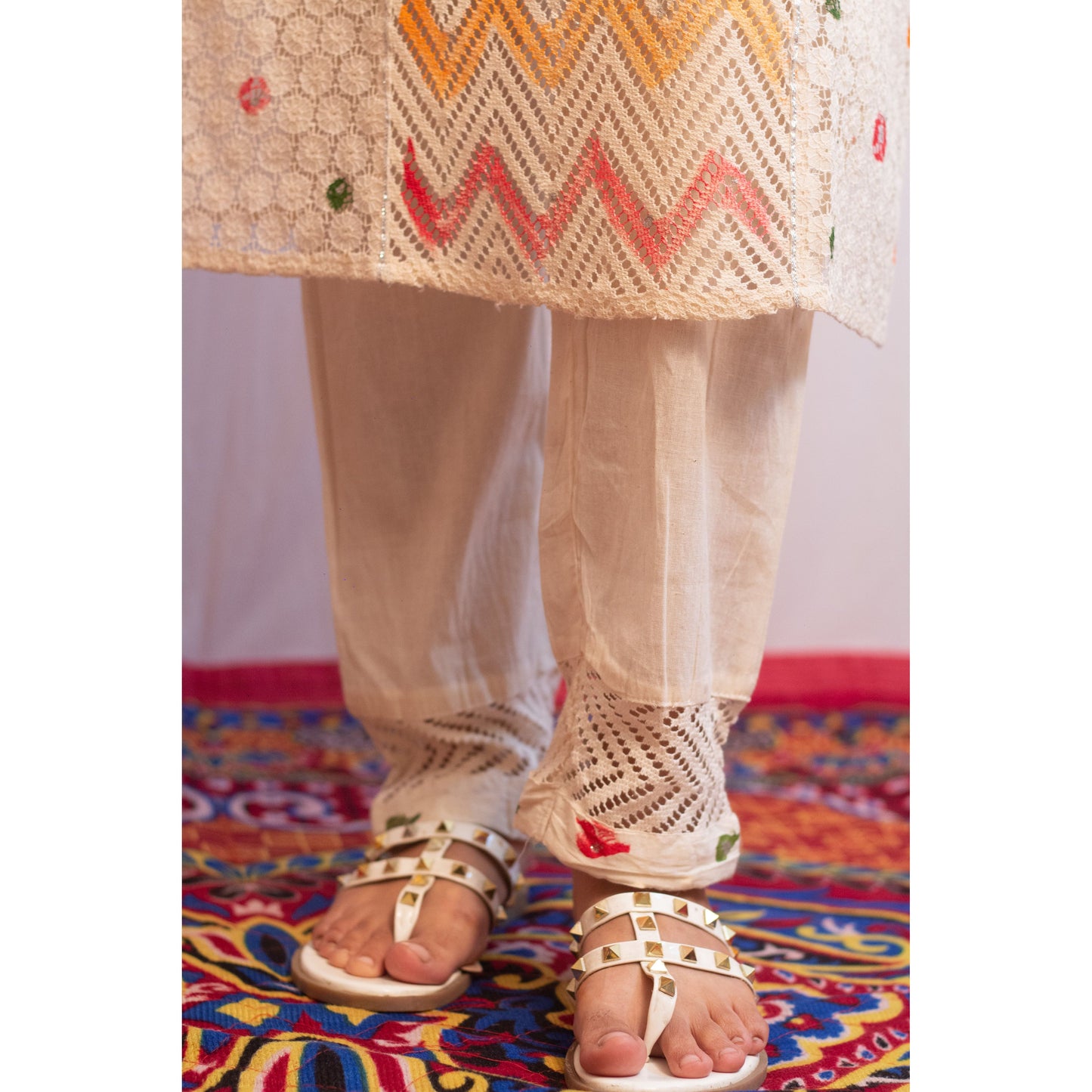 Saanvi Embroidered Suit Set