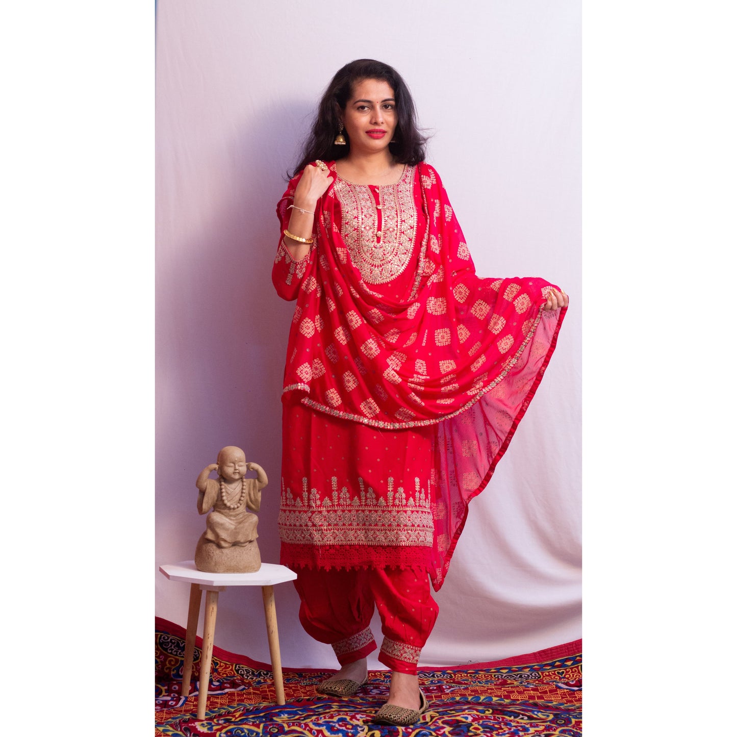 Eeshani Embroidered Suit Set
