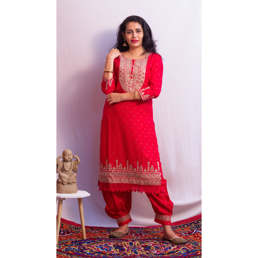 Eeshani Embroidered Suit Set