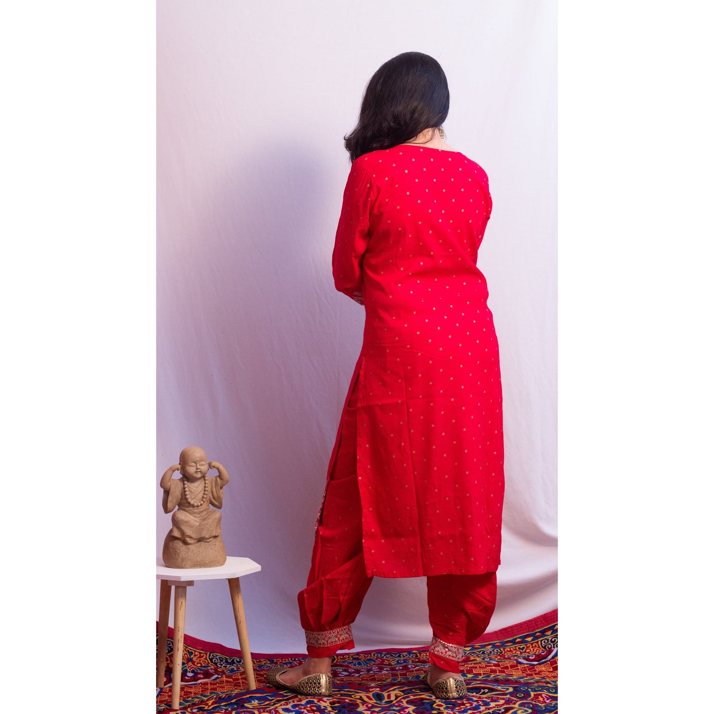 Eeshani Embroidered Suit Set