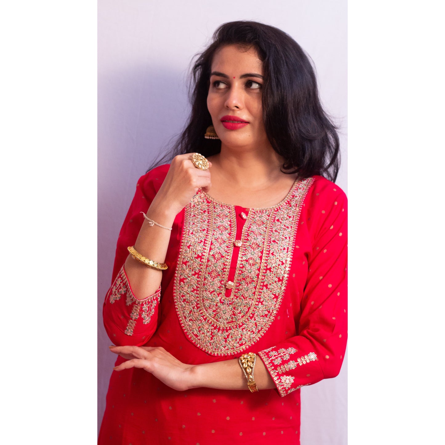 Eeshani Embroidered Suit Set