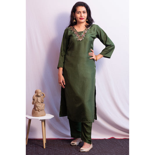 Fiza Embroidered Suit Set