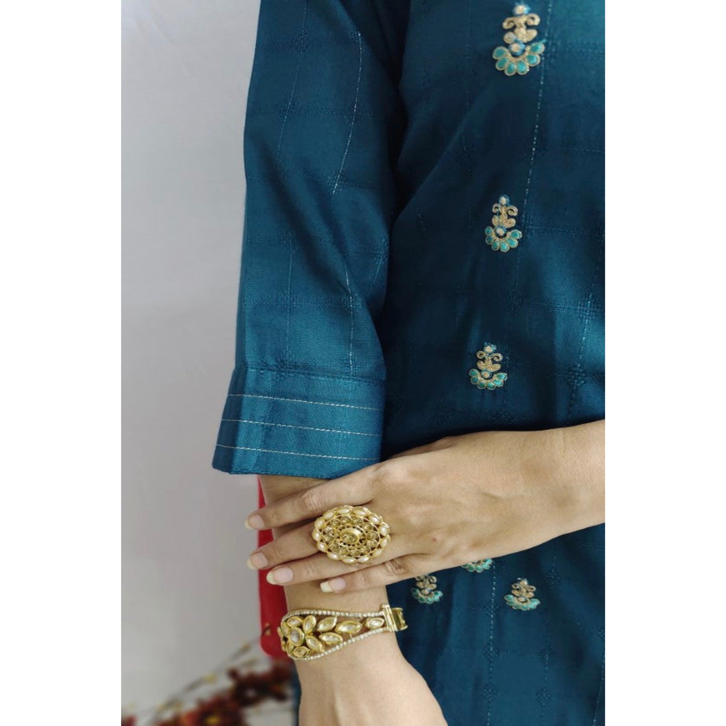 Taamasi Embroidered Suit Set
