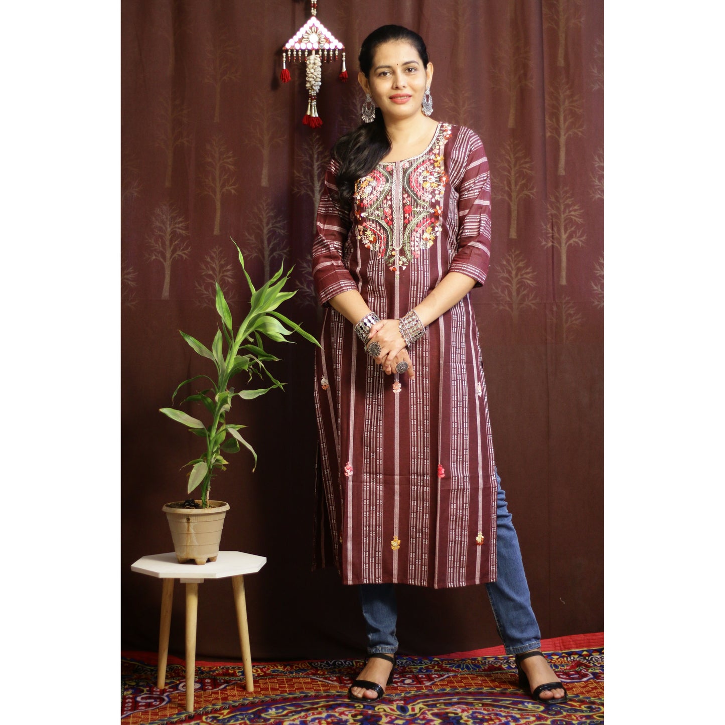 Inaaya Wine Kurti