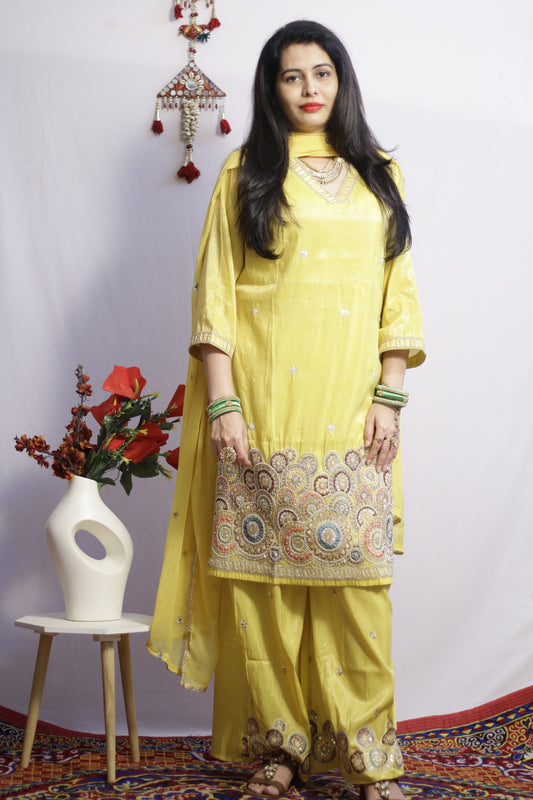 Kiyana Yellow Suit Set