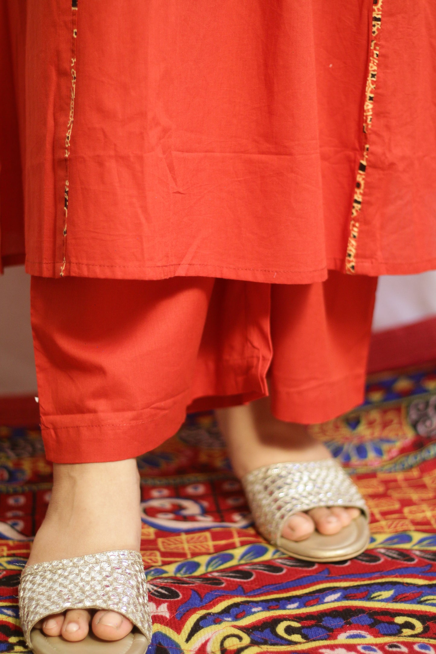 Round Pocket Rust Suit Set