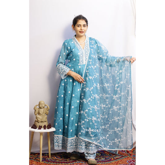 Neela Embroidered Suit Set
