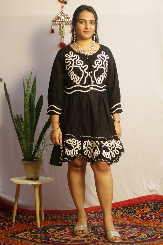 Luna Black Dress