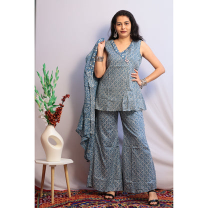 Inaaki Blue Embroidered Kurti Pant Set