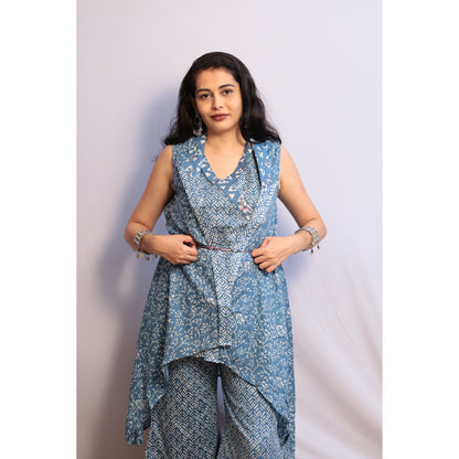 Inaaki Blue Embroidered Kurti Pant Set