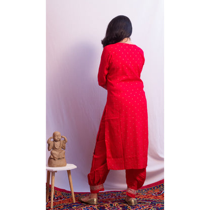 Eeshani Embroidered Suit Set