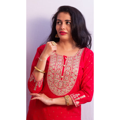 Eeshani Embroidered Suit Set