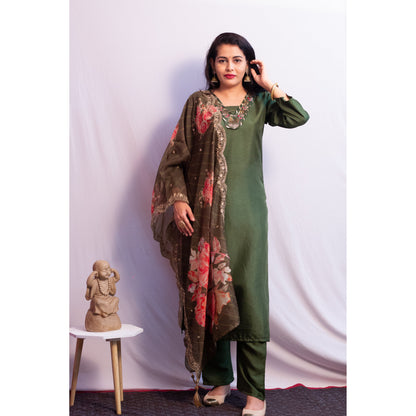 Fiza Embroidered Suit Set