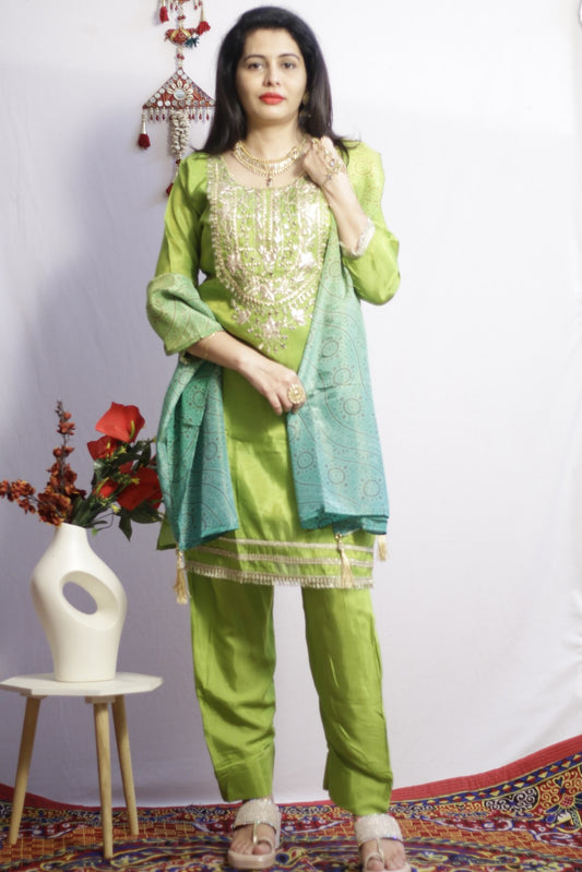 Vihana Green Suit Set