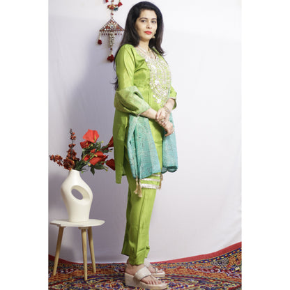 Vihana Green Suit Set