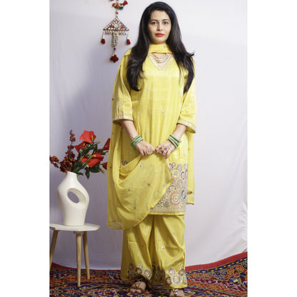 Kiyana Yellow Suit Set