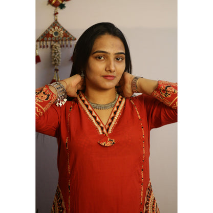 Round Pocket Rust Suit Set